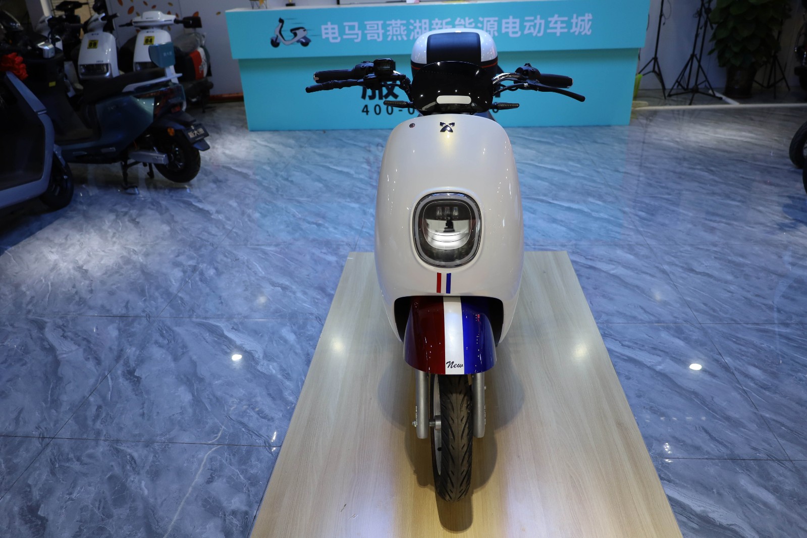 新大洲72v龟车